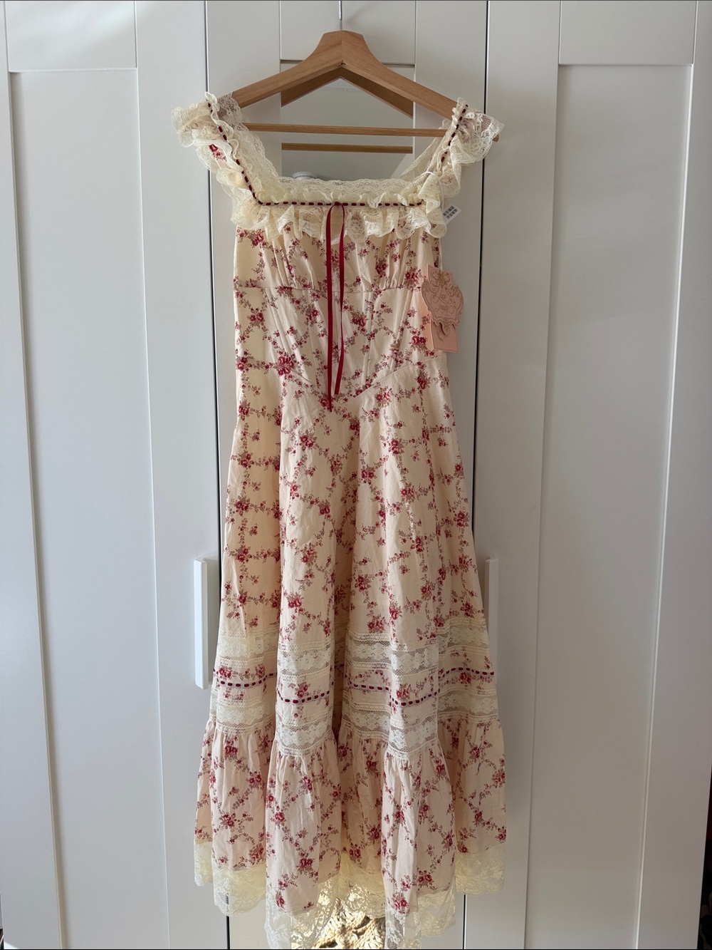 Cream Floral Lace-Trim Casual Maxi Dress - Romantic Summer Style